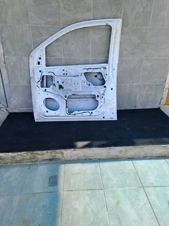 Isuzu Dmax right front door