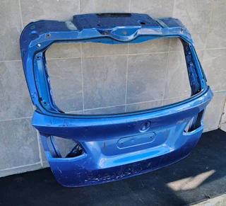 2 series active tourer tailgate