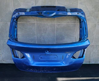 2 series active tourer tailgate