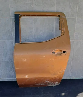 Nissan navara left rear door