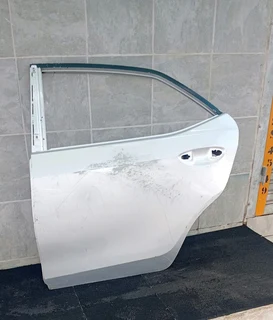 Toyota corolla prestige left rear door