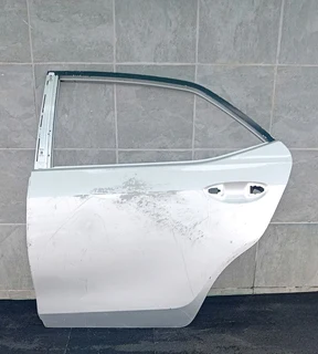 Toyota corolla prestige left rear door