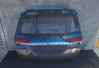 Toyota fortuner tailgate