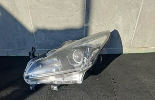 Toyota starlet left front headlamp