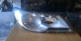 Vw tiguan right front headlamp