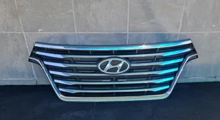 Hyundai h1 main grille