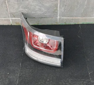 Range rover sport left rear outer tail light