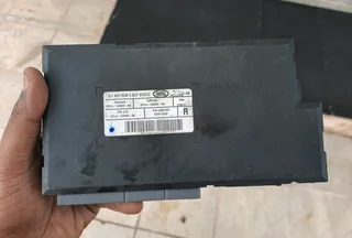 Range rover sport rear seat module