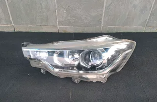 Suzuki ertiga left front headlamp
