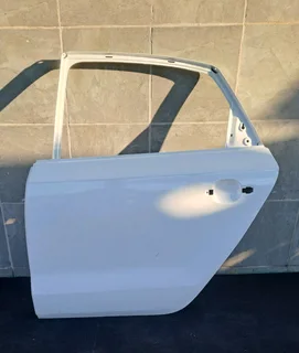 Polo 6 sedan left rear door