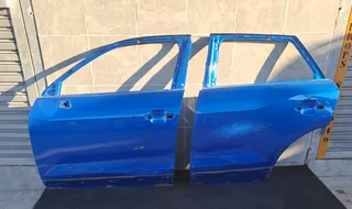 Audi q2 left side doors