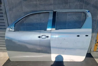 Toyota hilux gd6 left side doors