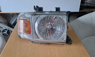 Toyota landcruiser right front headlamp