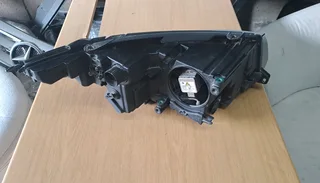 Range rover evoque left front headlamp