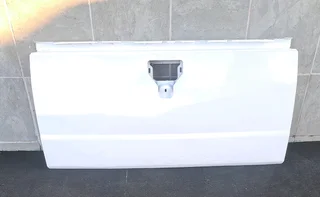 Nissan np200 tailgate