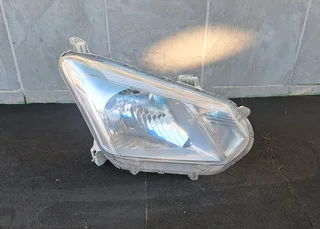 Isuzu dmax right front headlamp