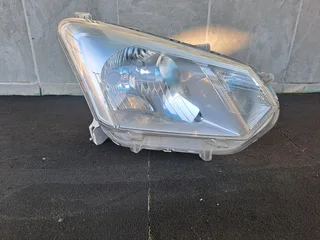 Isuzu dmax right front headlamp