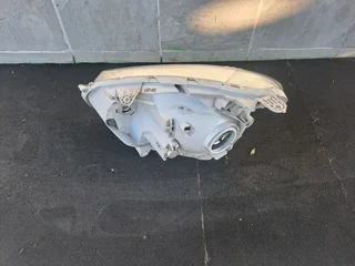 Isuzu dmax right front headlamp