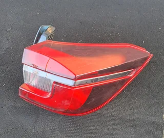 Nissan magnite right outer taillamp