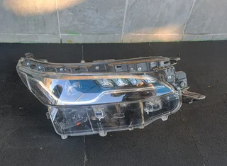 Toyota fortuner right front headlamp