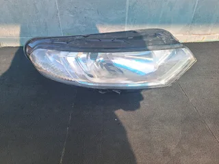 Ford ecosport right front headlamp