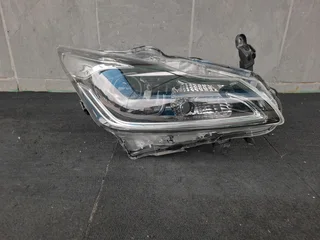 Toyota starlet right front headlamp