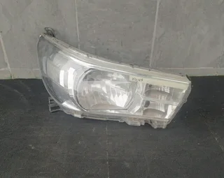 Toyota hilux gd6 right headlamp