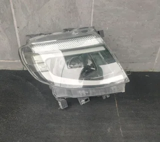 Ford ranger t6 right headlamp