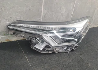 Toyota chr left headlamp