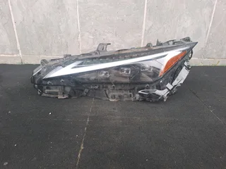 Lexus is300/350 left headlamp