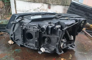Audi q5 right headlamp