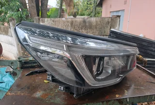 Sabaru forester right headlamp