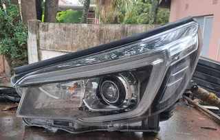 Sabaru forester left headlamp