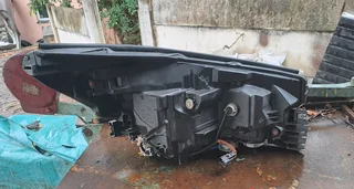 Sabaru forester left headlamp