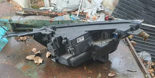 Kia sonet left headlamp