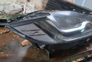 Jaguar xf260 right headlamp