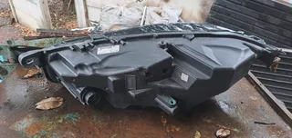 Jaguar xf260 right headlamp