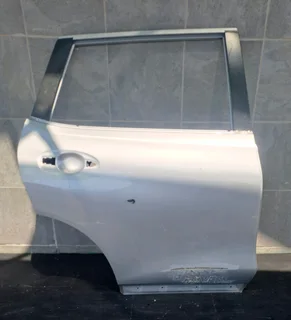 Nissan x trail right rear door