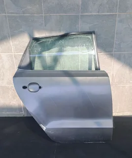 Polo 6 right rear door complete