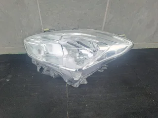 Suzuki swift left headlamp
