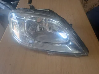 Nissan np200 right headlamp