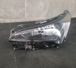 Lexus nx200 left headlamp