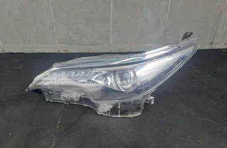 Toyota fortuner left headlamp
