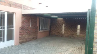 Big flat to rent in Nigel, Glenvarloch near Spar shopping centre.