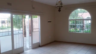 Big flat to rent in Nigel, Glenvarloch near Spar shopping centre.