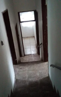 MAIN BUILDING TO LET IN SILVERGLEN