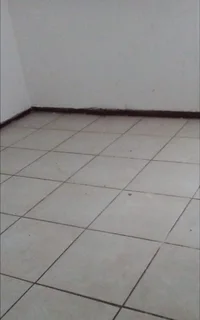 MAIN BUILDING TO LET IN SILVERGLEN