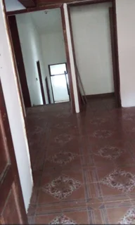 MAIN BUILDING TO LET IN SILVERGLEN