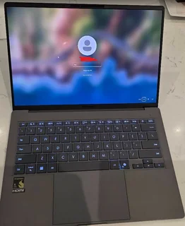 Asus Zenbook A14 1TB SSD + 32GB RAM + Oled Screen + Snapdragon CPU