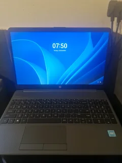 HP 250 G9, 8GB, 256GB SSD, Win 11 Home 15.6&#96; FHD Notebook
